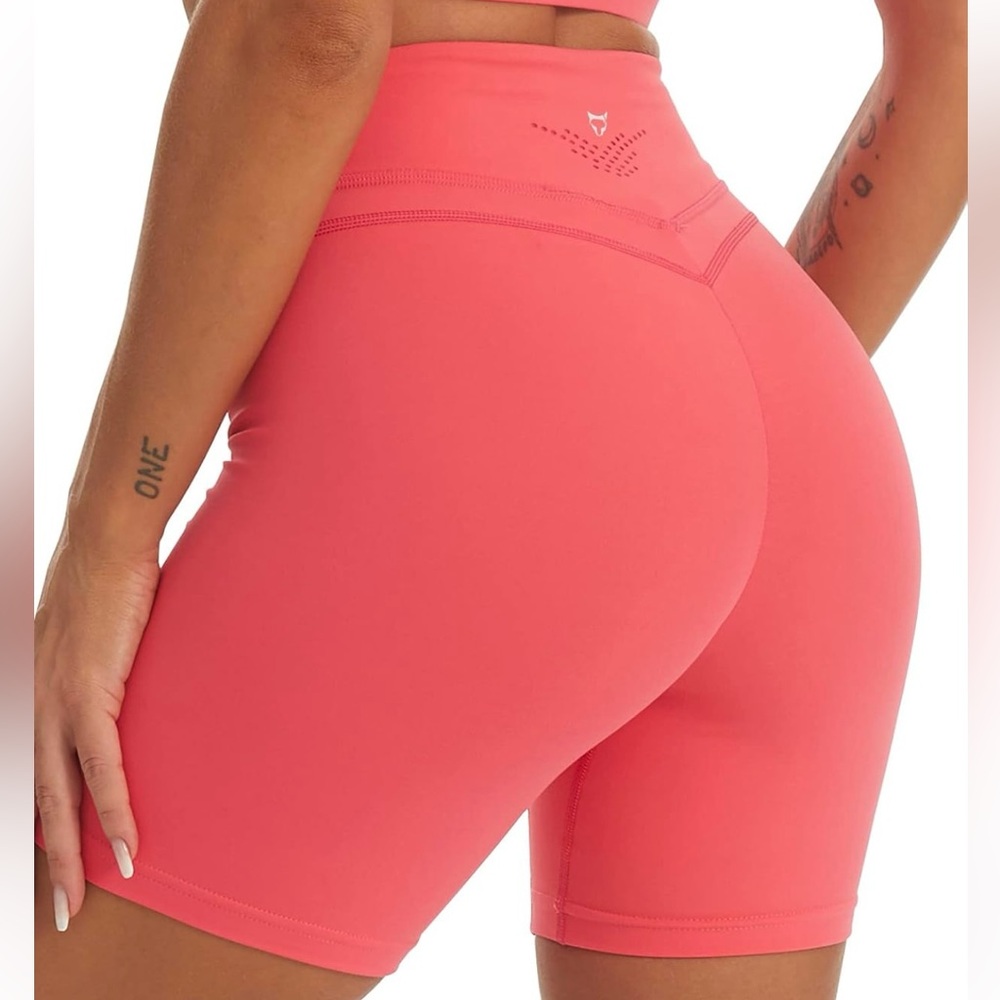 TomTiger yoga shorts